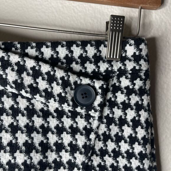 Houndstooth High Waisted Mini Skirt - Picture 3 of 6